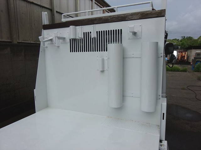 いすゞエルフダブルキャブ・ダンプ小型（2t・3t）[写真11]