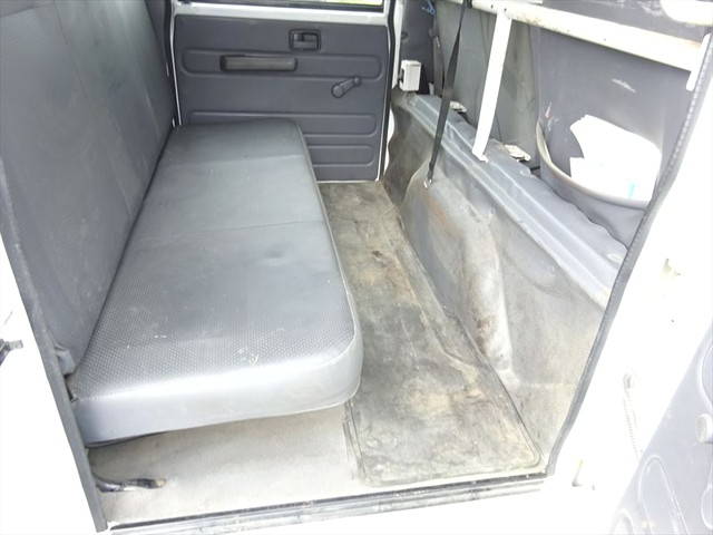 いすゞエルフダブルキャブ・ダンプ小型（2t・3t）[写真15]