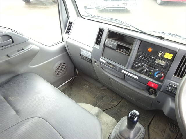 いすゞエルフダブルキャブ・ダンプ小型（2t・3t）[写真18]