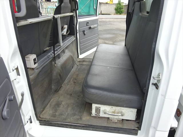 いすゞエルフダブルキャブ・ダンプ小型（2t・3t）[写真22]