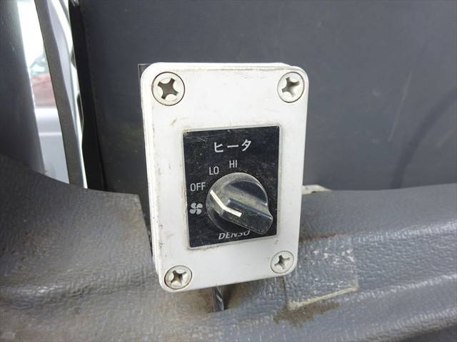 いすゞエルフダブルキャブ・ダンプ小型（2t・3t）[写真23]