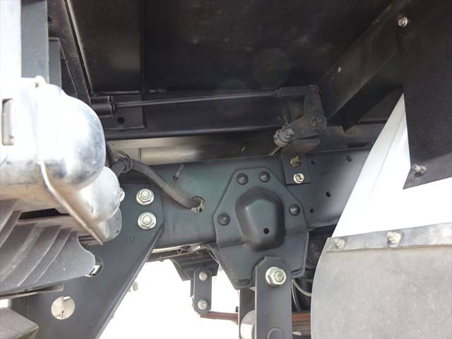 いすゞエルフダブルキャブ・ダンプ小型（2t・3t）[写真06]