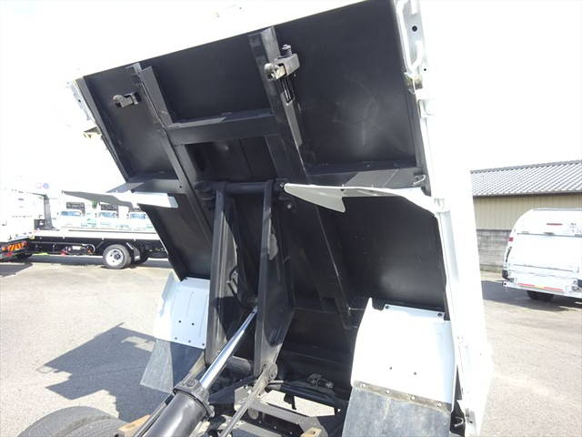 いすゞエルフダブルキャブ・ダンプ小型（2t・3t）[写真07]