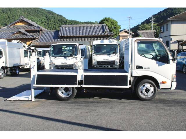 日野デュトロ平ボディ小型（2t・3t）[写真11]