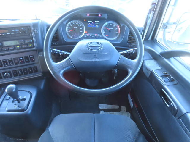 日野プロフィアアルミウイング大型（10t）[写真23]