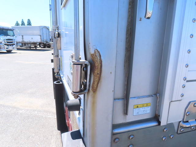 日野プロフィアアルミウイング大型（10t）[写真32]