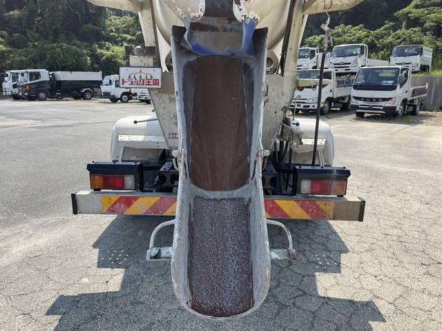 いすゞフォワードミキサー車（コンクリートミキサー）中型（4t）[写真10]