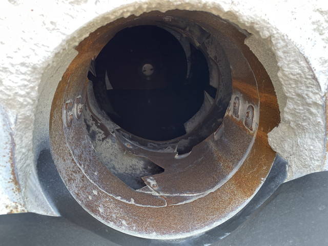 いすゞフォワードミキサー車（コンクリートミキサー）中型（4t）[写真12]