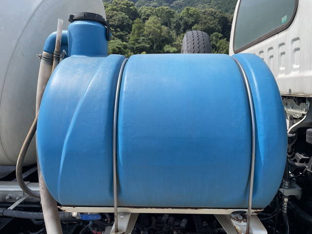 いすゞフォワードミキサー車（コンクリートミキサー）中型（4t）[写真13]