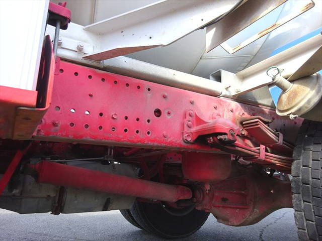 いすゞフォワードミキサー車（コンクリートミキサー）増トン（6t・8t）[写真10]