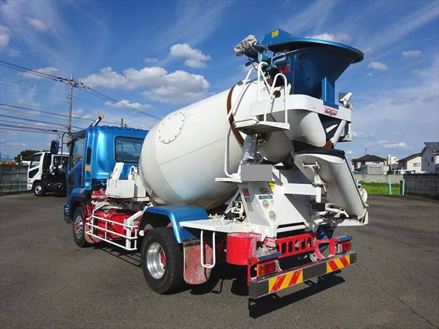 いすゞフォワードミキサー車（コンクリートミキサー）増トン（6t・8t）[写真02]