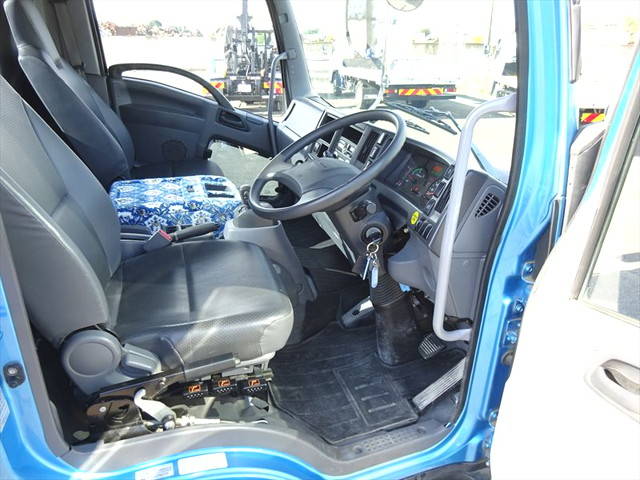 いすゞフォワードミキサー車（コンクリートミキサー）増トン（6t・8t）[写真22]