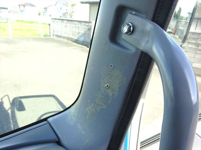 いすゞフォワードミキサー車（コンクリートミキサー）増トン（6t・8t）[写真25]