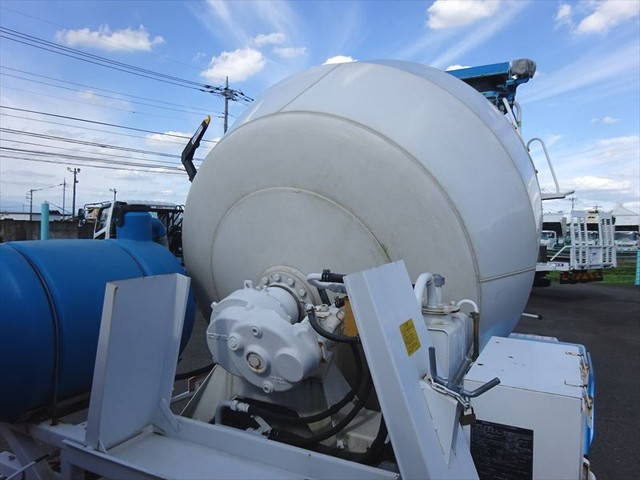 いすゞフォワードミキサー車（コンクリートミキサー）増トン（6t・8t）[写真36]