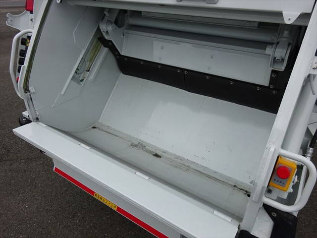 三菱ふそうキャンターパッカー車（塵芥車）小型（2t・3t）[写真10]