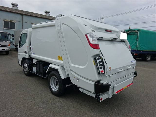 三菱ふそうキャンターパッカー車（塵芥車）小型（2t・3t）[写真02]
