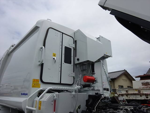 三菱ふそうキャンターパッカー車（塵芥車）小型（2t・3t）[写真27]