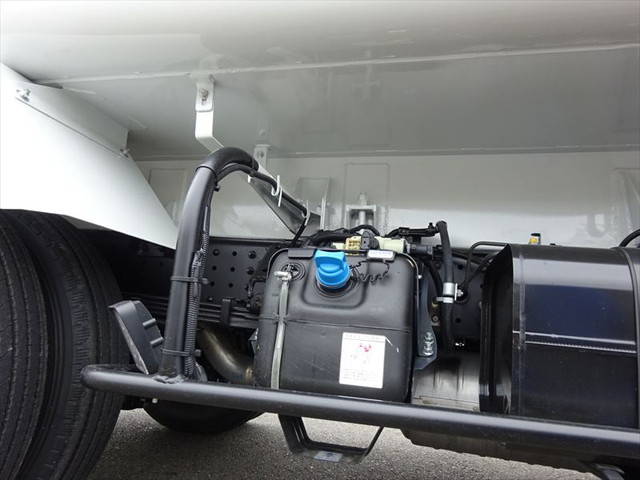 三菱ふそうキャンターパッカー車（塵芥車）小型（2t・3t）[写真06]