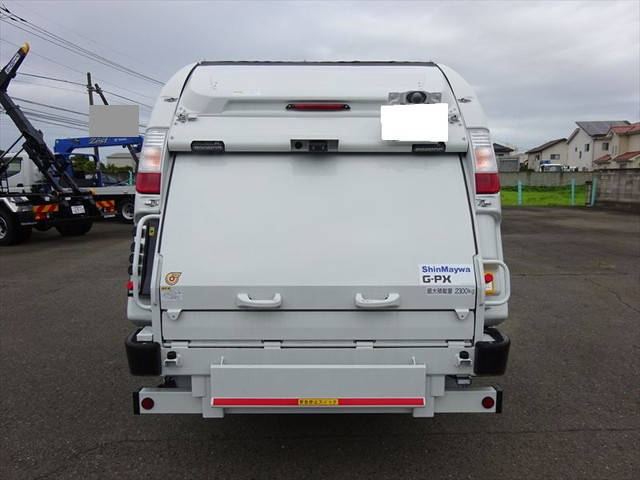 三菱ふそうキャンターパッカー車（塵芥車）小型（2t・3t）[写真08]