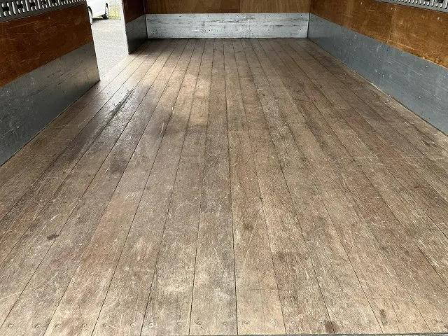 いすゞエルフアルミバン小型（2t・3t）[写真14]