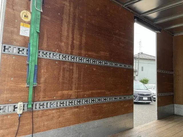 いすゞエルフアルミバン小型（2t・3t）[写真17]