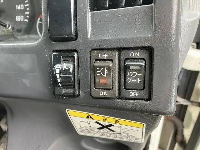 いすゞエルフアルミバン小型（2t・3t）[写真27]