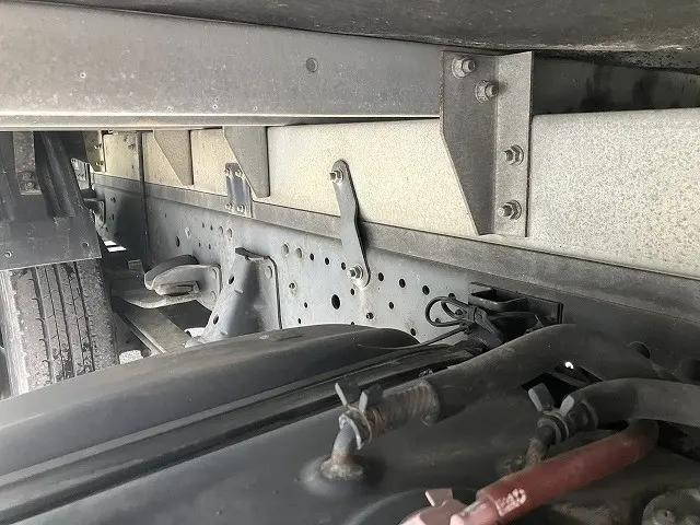 いすゞエルフアルミバン小型（2t・3t）[写真38]