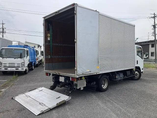 いすゞエルフアルミバン小型（2t・3t）[写真04]