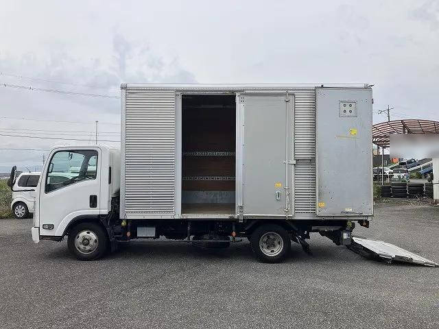 いすゞエルフアルミバン小型（2t・3t）[写真06]