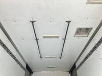 三菱ふそうキャンターアルミバン小型（2t・3t）[写真10]