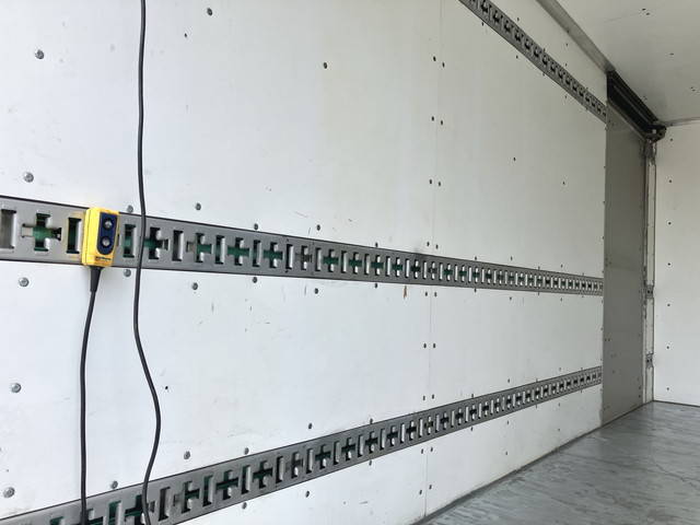 三菱ふそうキャンターアルミバン小型（2t・3t）[写真11]