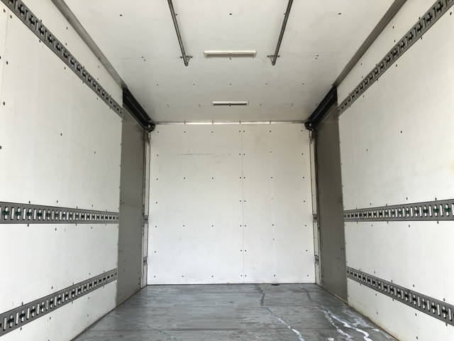 三菱ふそうキャンターアルミバン小型（2t・3t）[写真12]