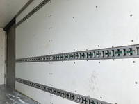 三菱ふそうキャンターアルミバン小型（2t・3t）[写真13]