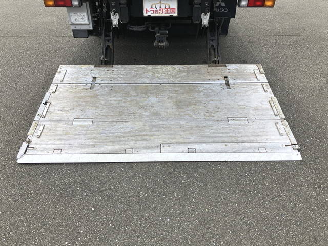三菱ふそうキャンターアルミバン小型（2t・3t）[写真16]