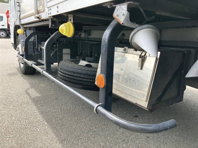 三菱ふそうキャンターアルミバン小型（2t・3t）[写真19]