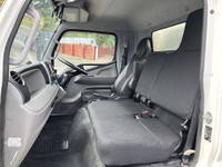 三菱ふそうキャンターアルミバン小型（2t・3t）[写真32]