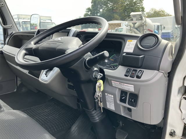 三菱ふそうキャンターアルミバン小型（2t・3t）[写真34]