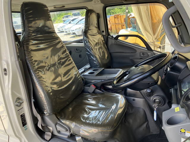 日野デュトロダブルキャブ（Wキャブ）小型（2t・3t）[写真25]