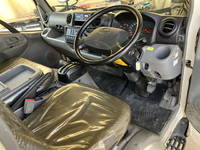 日野デュトロダブルキャブ（Wキャブ）小型（2t・3t）[写真28]