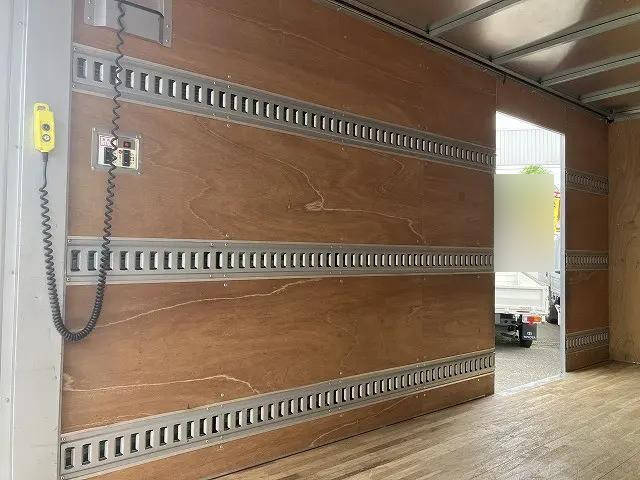 トヨタダイナアルミバン小型（2t・3t）[写真16]