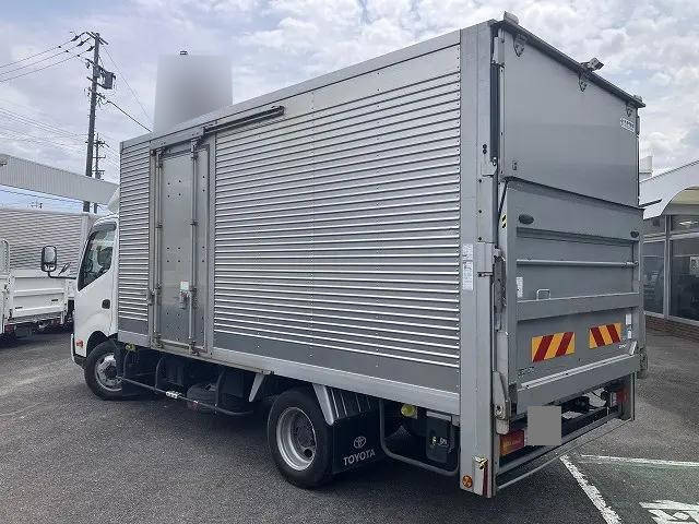 トヨタダイナアルミバン小型（2t・3t）[写真02]