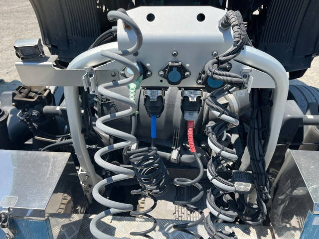 ボルボその他の車種トレーラーヘッド（トラクターヘッド）大型（10t）[写真18]