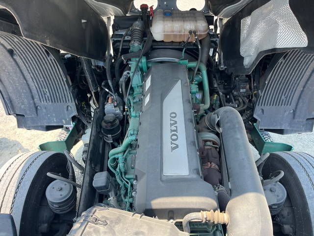 ボルボその他の車種トレーラーヘッド（トラクターヘッド）大型（10t）[写真26]