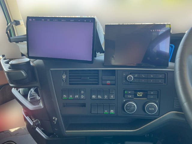 ボルボその他の車種トレーラーヘッド（トラクターヘッド）大型（10t）[写真34]