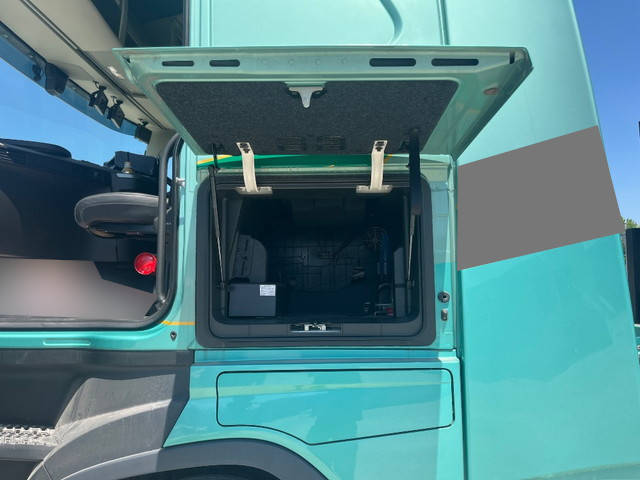 ボルボその他の車種トレーラーヘッド（トラクターヘッド）大型（10t）[写真07]