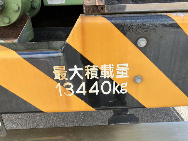 UDトラックスクオンタンク車（タンクローリー）大型（10t）[写真19]