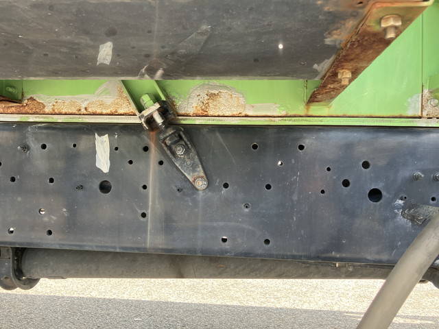 UDトラックスクオンタンク車（タンクローリー）大型（10t）[写真25]