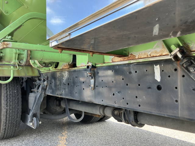 UDトラックスクオンタンク車（タンクローリー）大型（10t）[写真26]