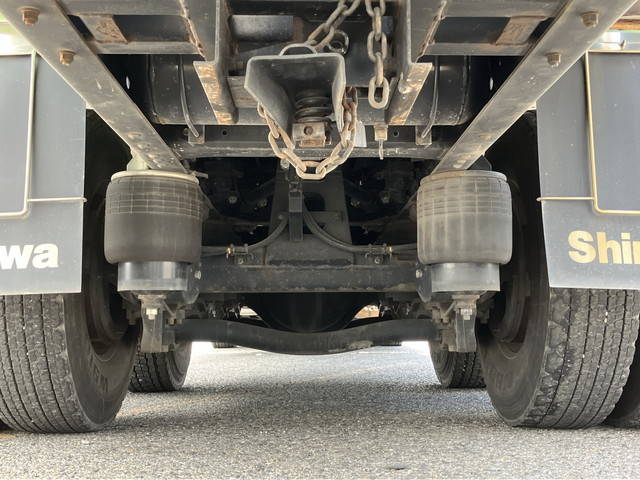 UDトラックスクオンタンク車（タンクローリー）大型（10t）[写真28]