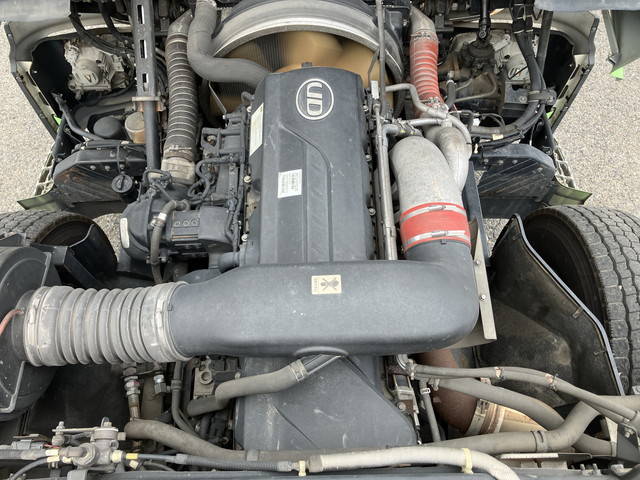 UDトラックスクオンタンク車（タンクローリー）大型（10t）[写真29]